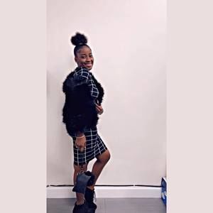 Meet your Posher, Danielle